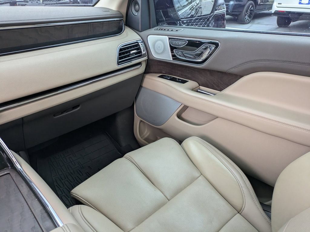 Used 2023 Lincoln Navigator L Reserve AWD/4WD image 22