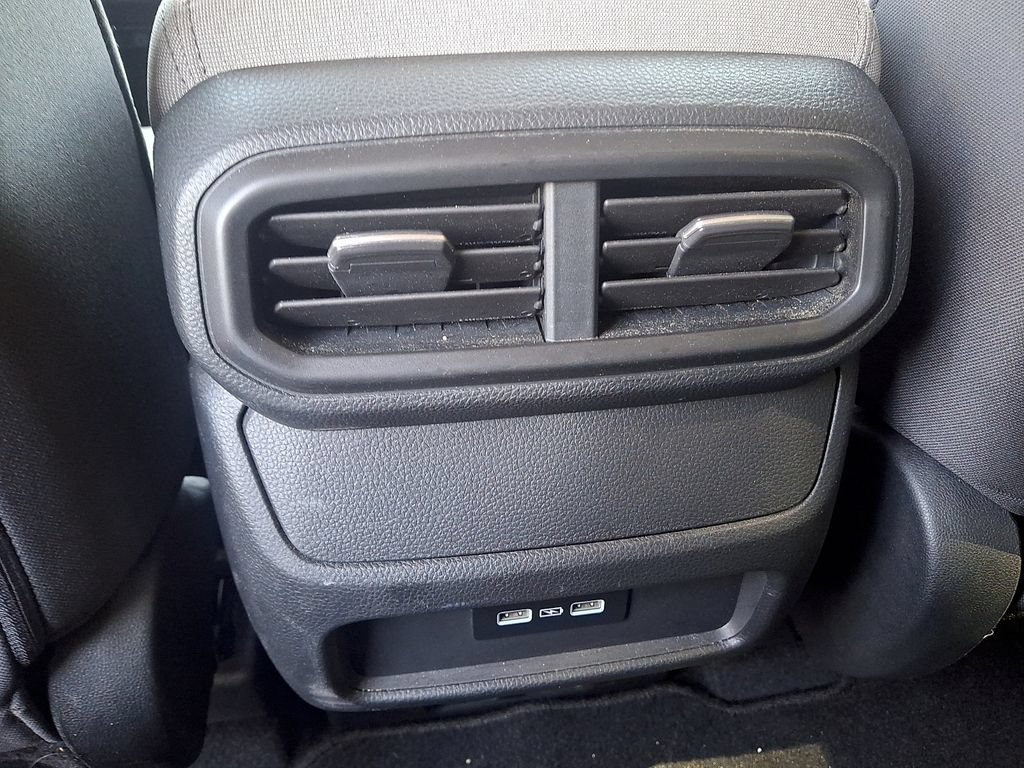 Used 2023 Honda Pilot LX image 11