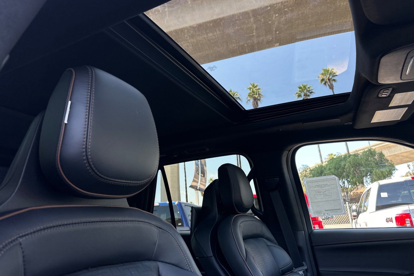New 2026 Lincoln Navigator Black Label AWD/4WD image 18