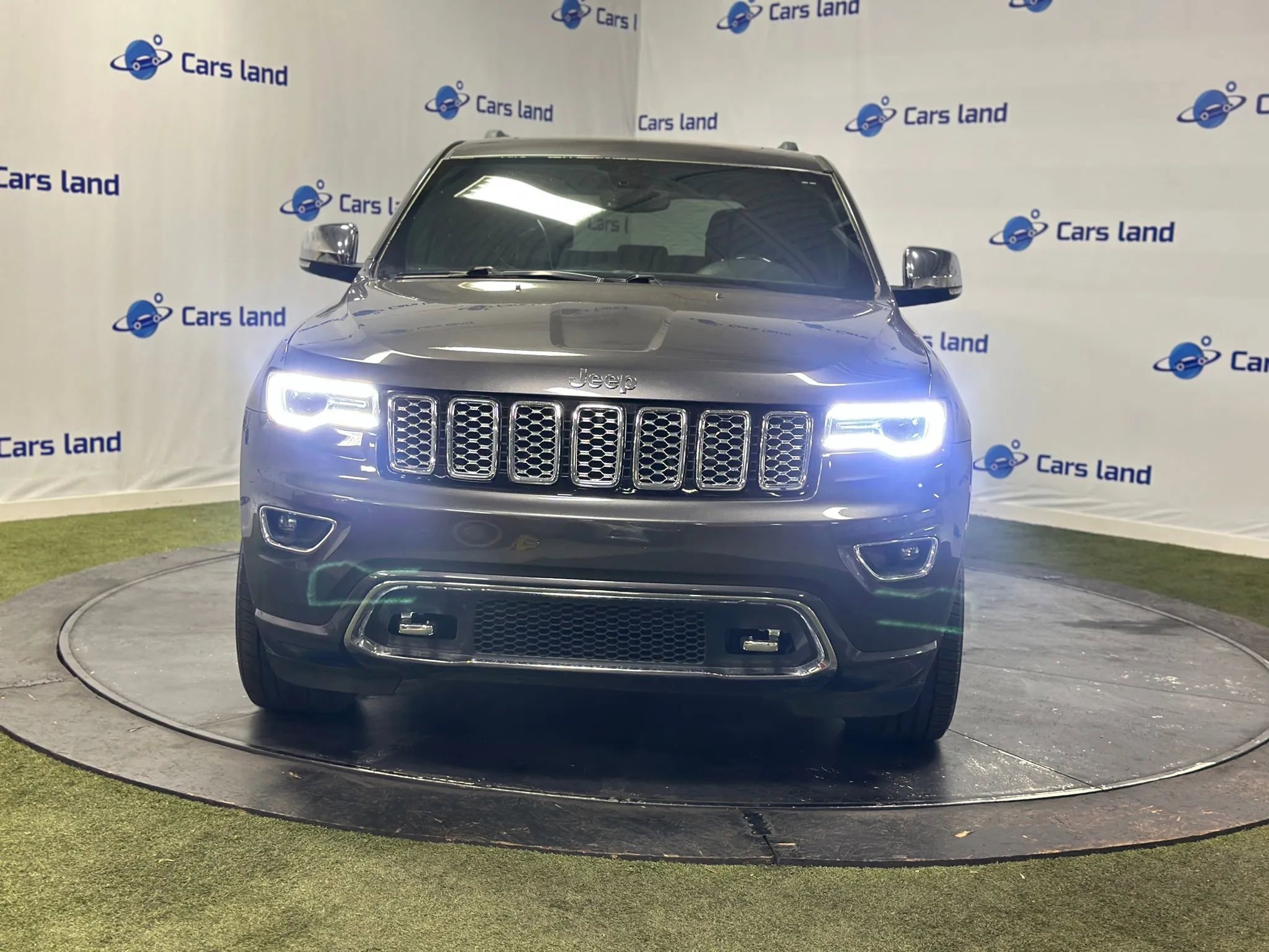Used 2018 Jeep Grand Cherokee Overland image 7