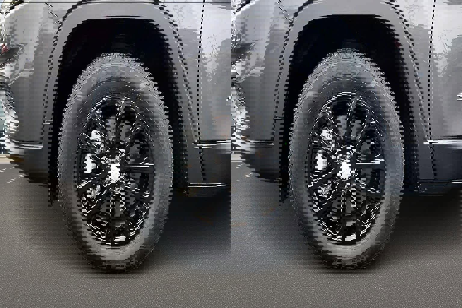 Used 2022 Jeep Cherokee Latitude Lux w/ Sun & Sound Group image 8