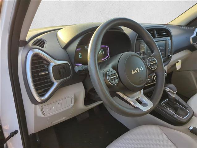 Used 2025 Kia Soul LX FWD image 14