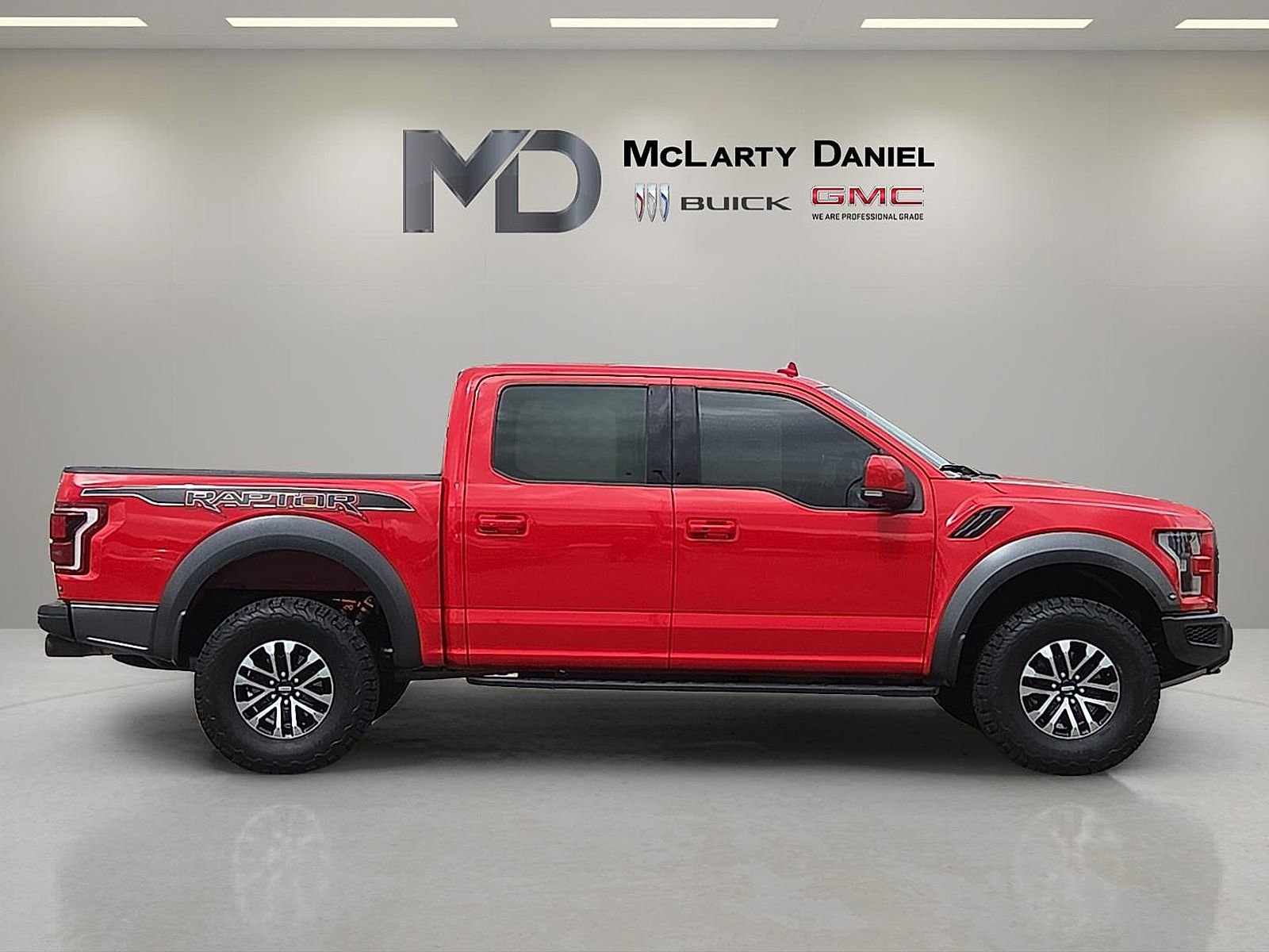 Used 2019 Ford F150 Raptor w/ Equipment Group 802A Luxury AWD/4WD image 6