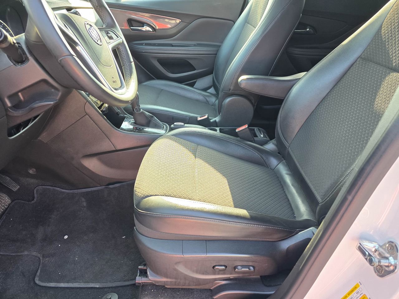 Used 2021 Buick Encore Preferred w/ Safety Package AWD/4WD image 10