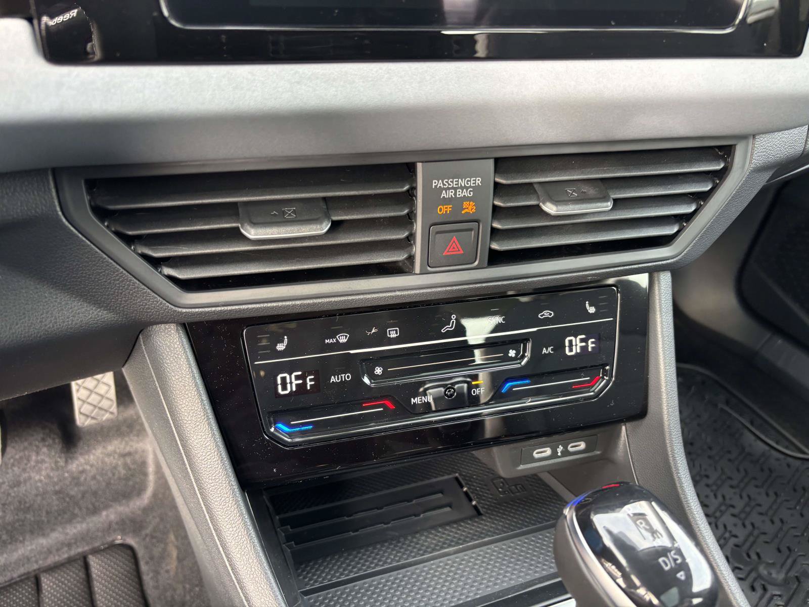 New 2026 Volkswagen Jetta SE FWD image 22