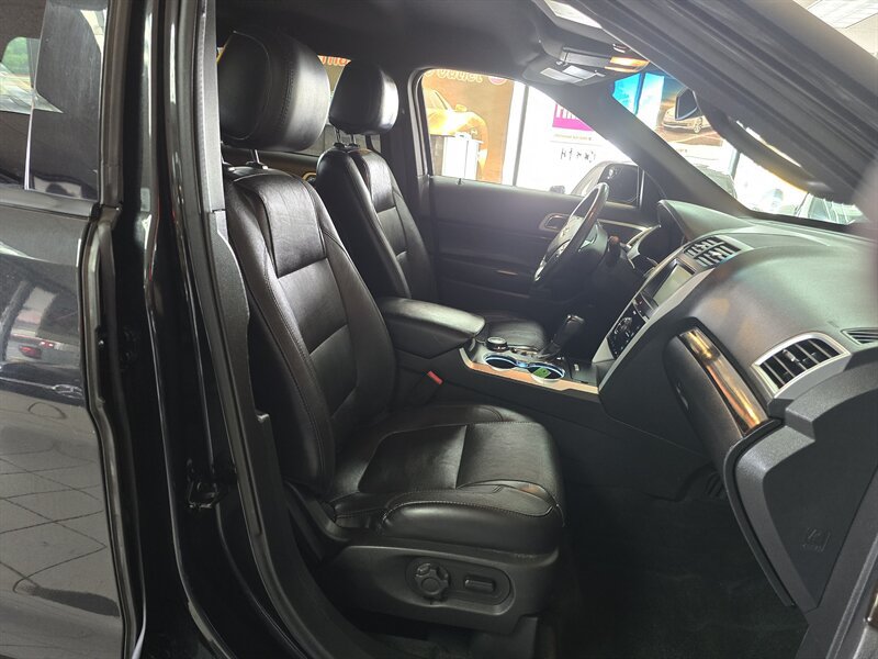 Used 2015 Ford Explorer Limited AWD/4WD image 18