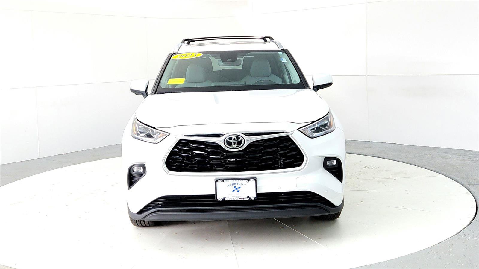 Used 2023 Toyota Highlander Limited image 8