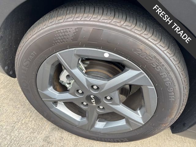 Certified 2025 Kia K4 LXS image 5