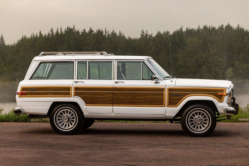 Used 1989 Jeep Grand Wagoneer AWD/4WD image 17
