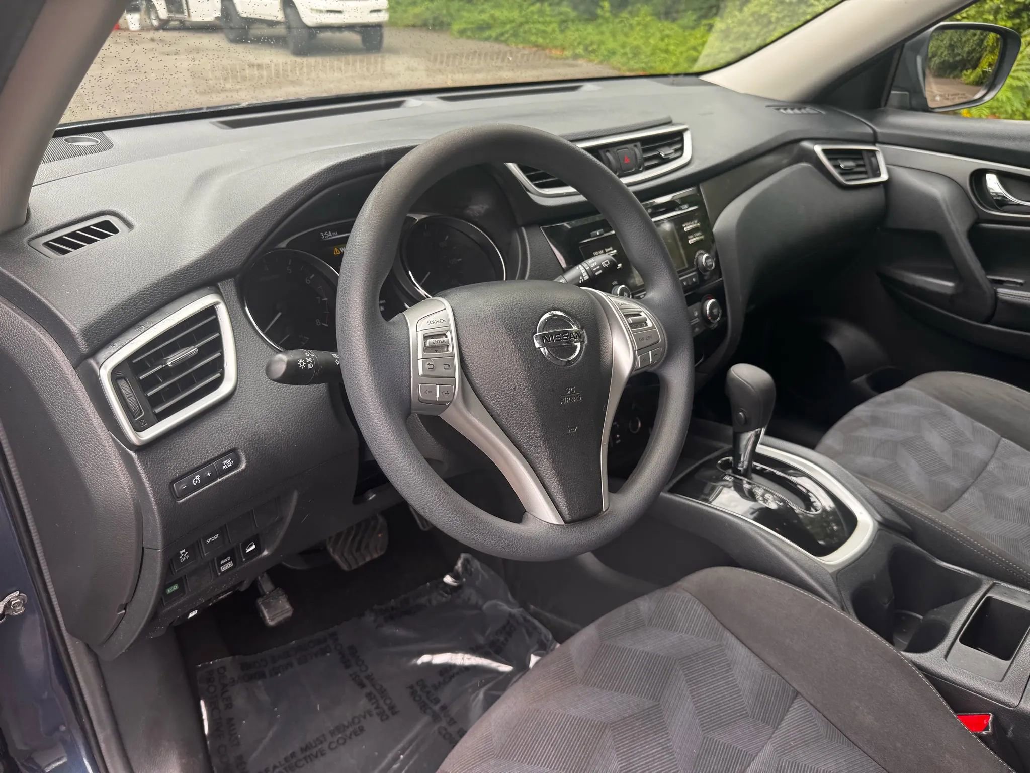 Used 2015 Nissan Rogue S image 15