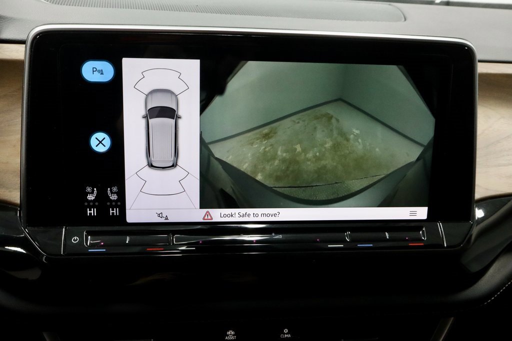 Used 2025 Volkswagen Atlas SE image 2