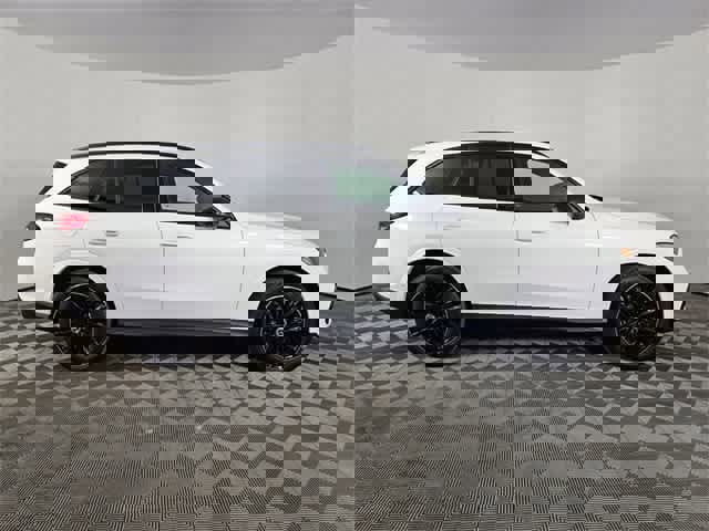 Used 2025 Mercedes-Benz GLC 350e 4MATIC image 6