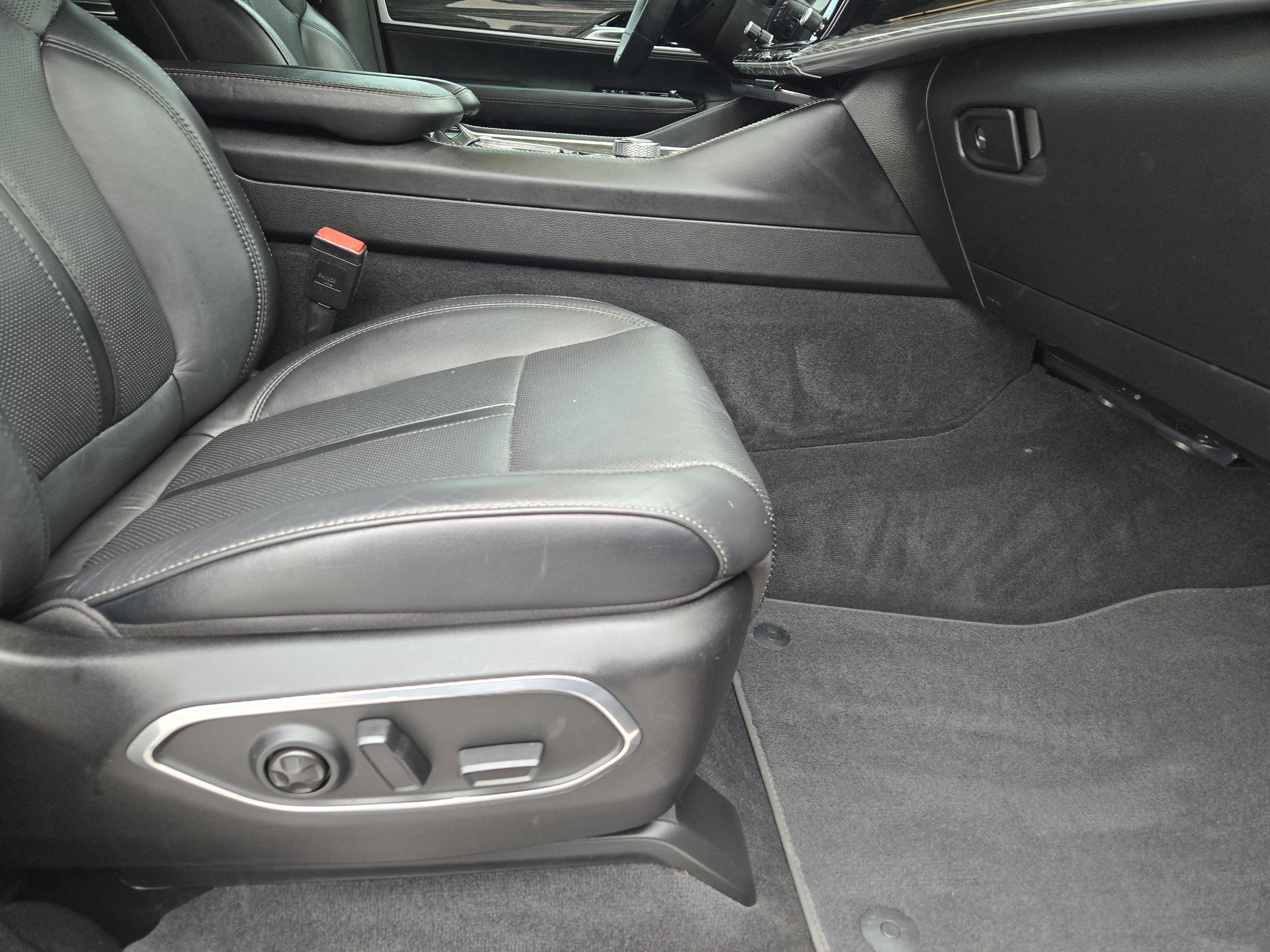 Used 2022 Jeep Wagoneer Series III w/ Convenience Group I image 17