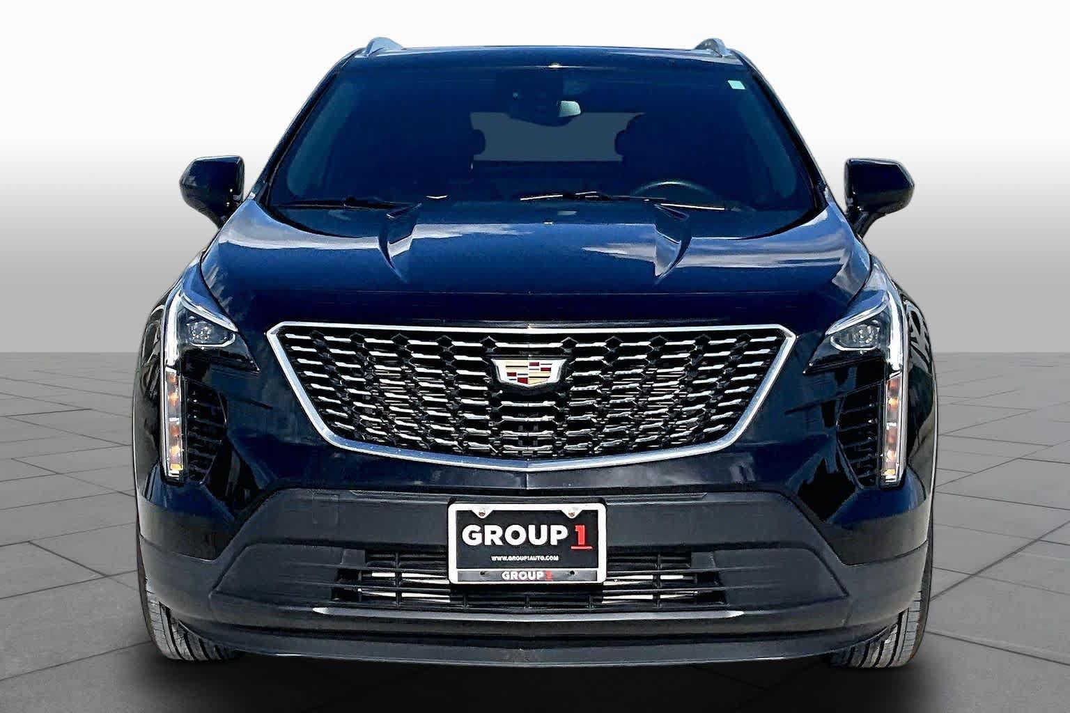 Used 2023 Cadillac XT4 Luxury w/ Cold Weather Package FWD image 7