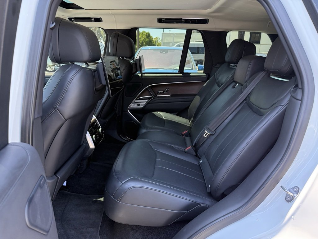 Used 2023 Land Rover Range Rover Autobiography image 20