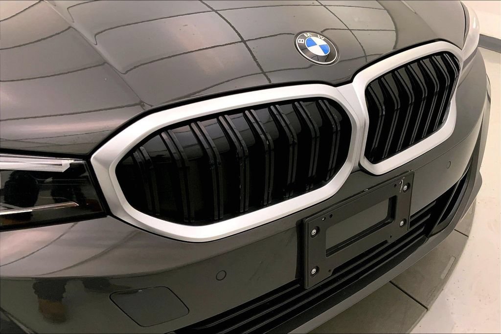 Certified 2023 BMW 330i xDrive Sedan w/ Premium Package AWD/4WD image 29