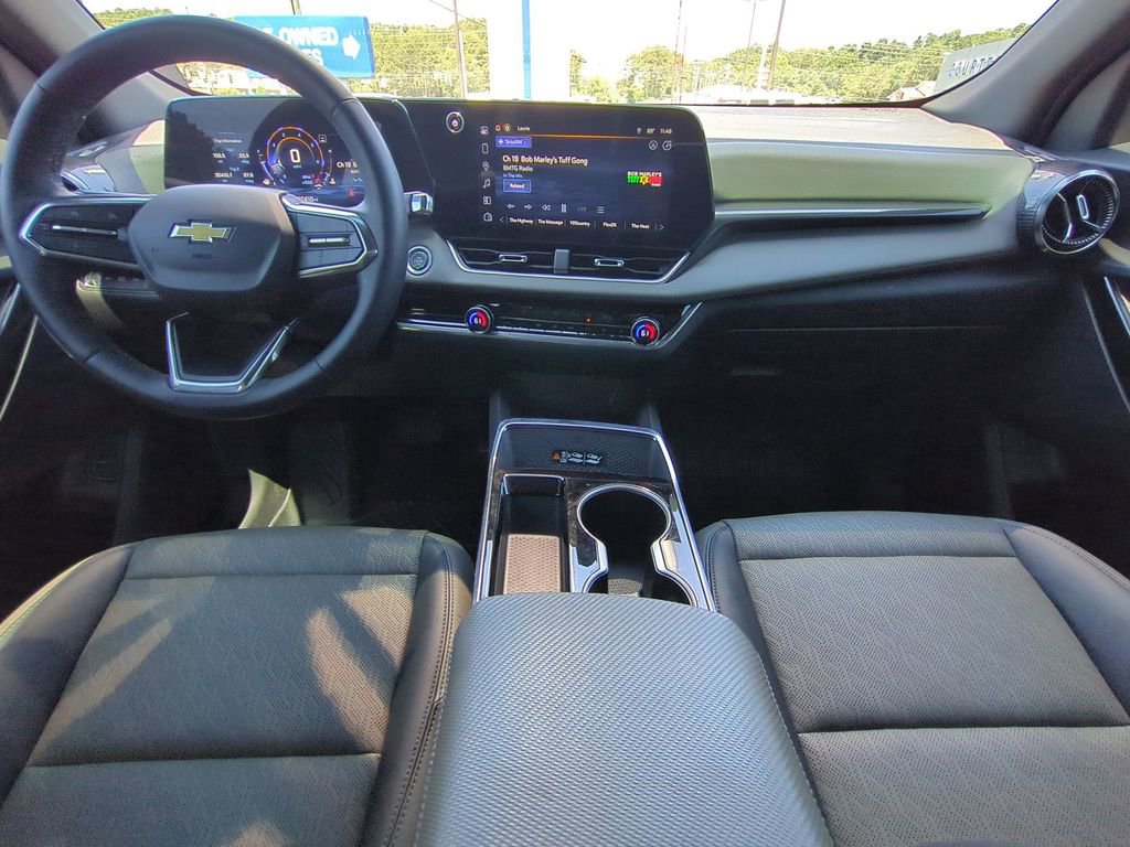 Used 2025 Chevrolet Equinox LT w/ Convenience Package II AWD/4WD image 17