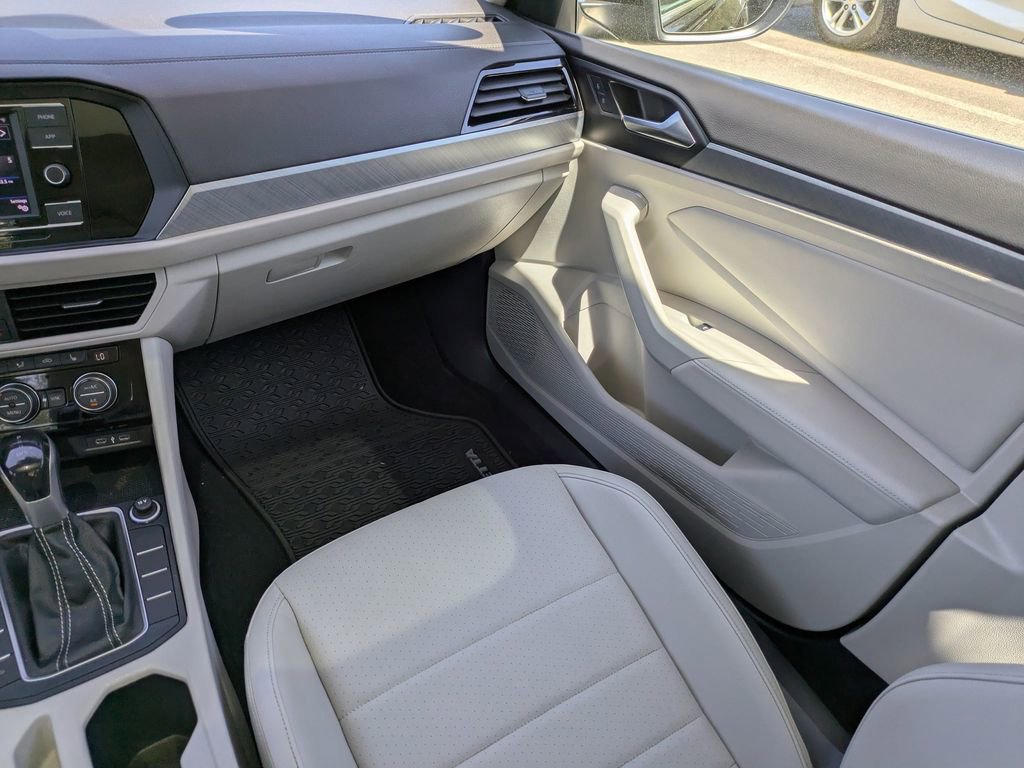 Used 2023 Volkswagen Jetta SE FWD image 16