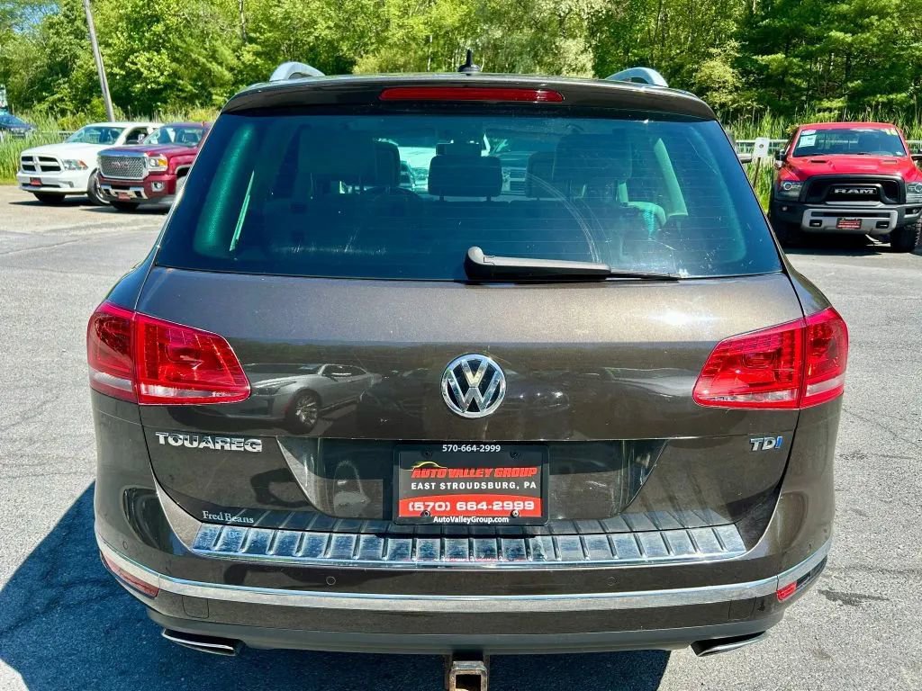 Used 2016 Volkswagen Touareg TDI AWD/4WD image 7