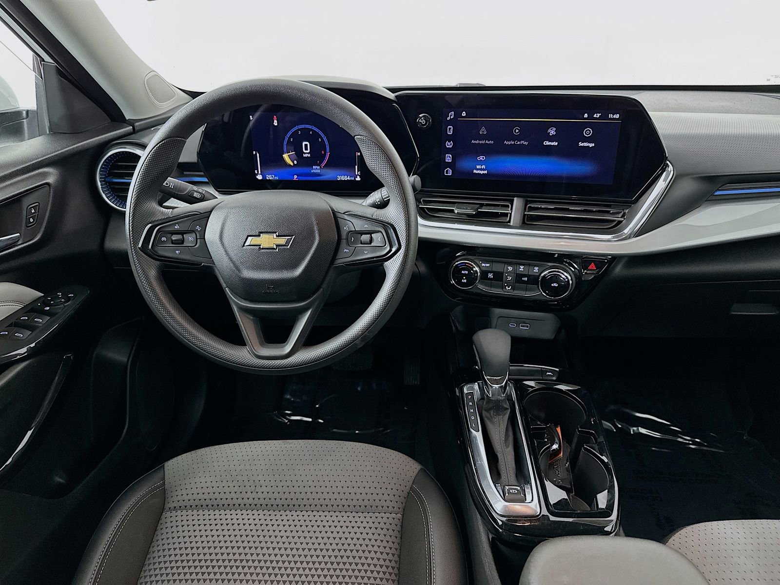 Used 2025 Chevrolet Trax LT image 21