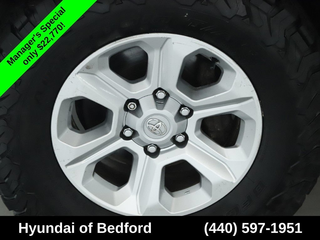 Used 2016 Toyota 4Runner SR5 AWD/4WD image 38