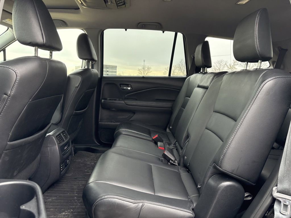 Used 2017 Honda Pilot Touring image 16