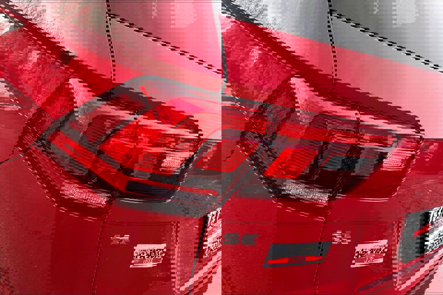 Used 2024 Volkswagen Tiguan SE R-Line image 28