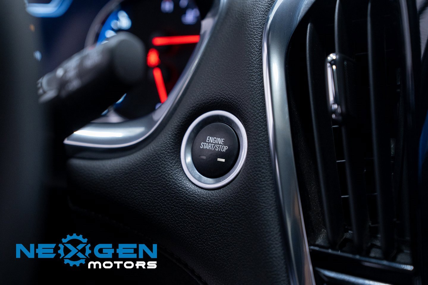 Used 2023 Chevrolet Traverse High Country image 14