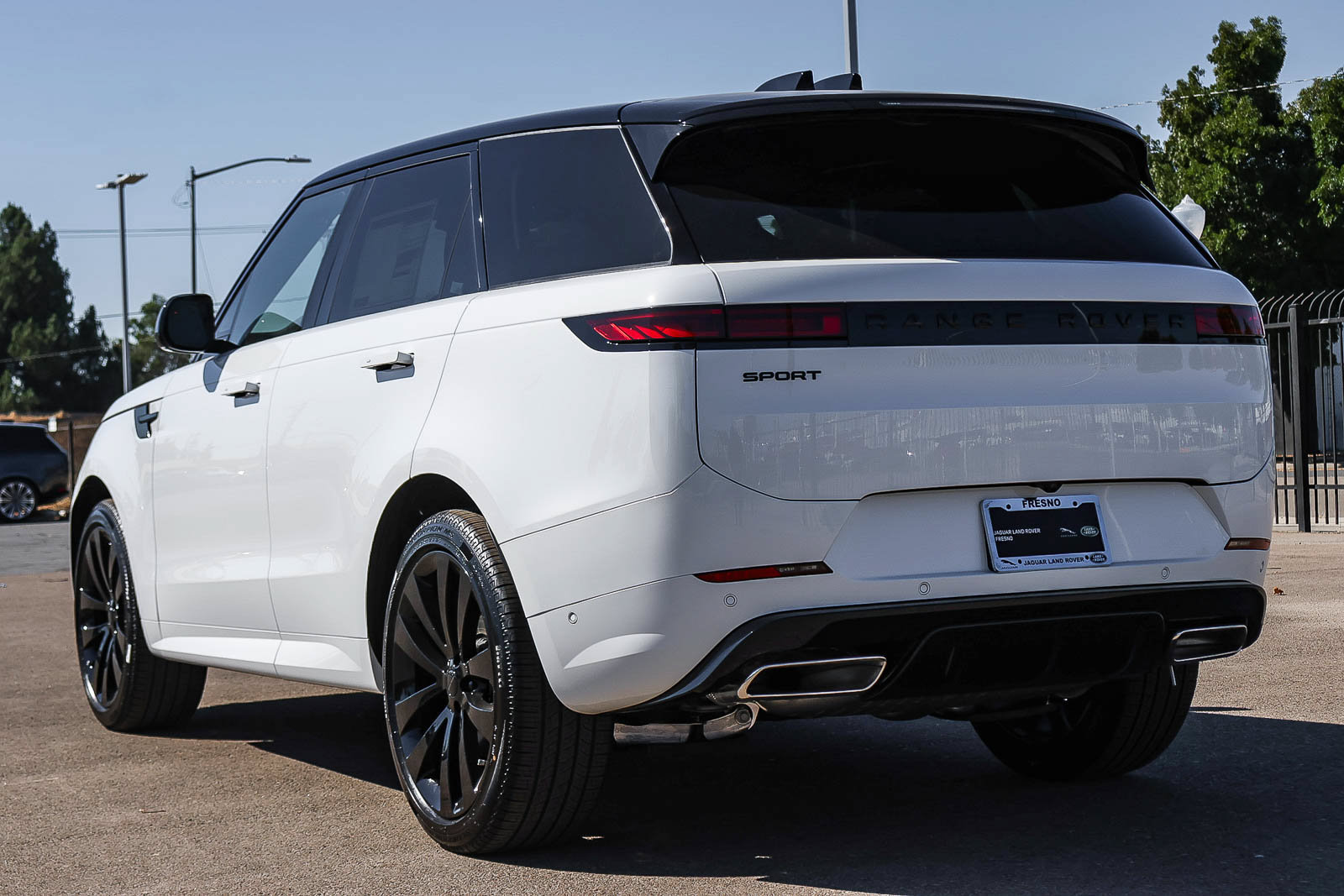 New 2026 Land Rover Range Rover Sport Dynamic SE AWD/4WD image 7