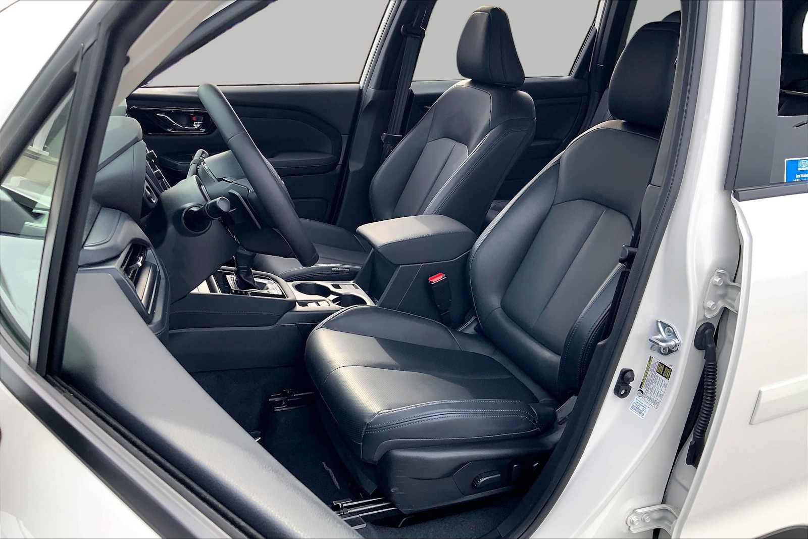 Certified 2025 Subaru Forester Limited AWD/4WD image 9