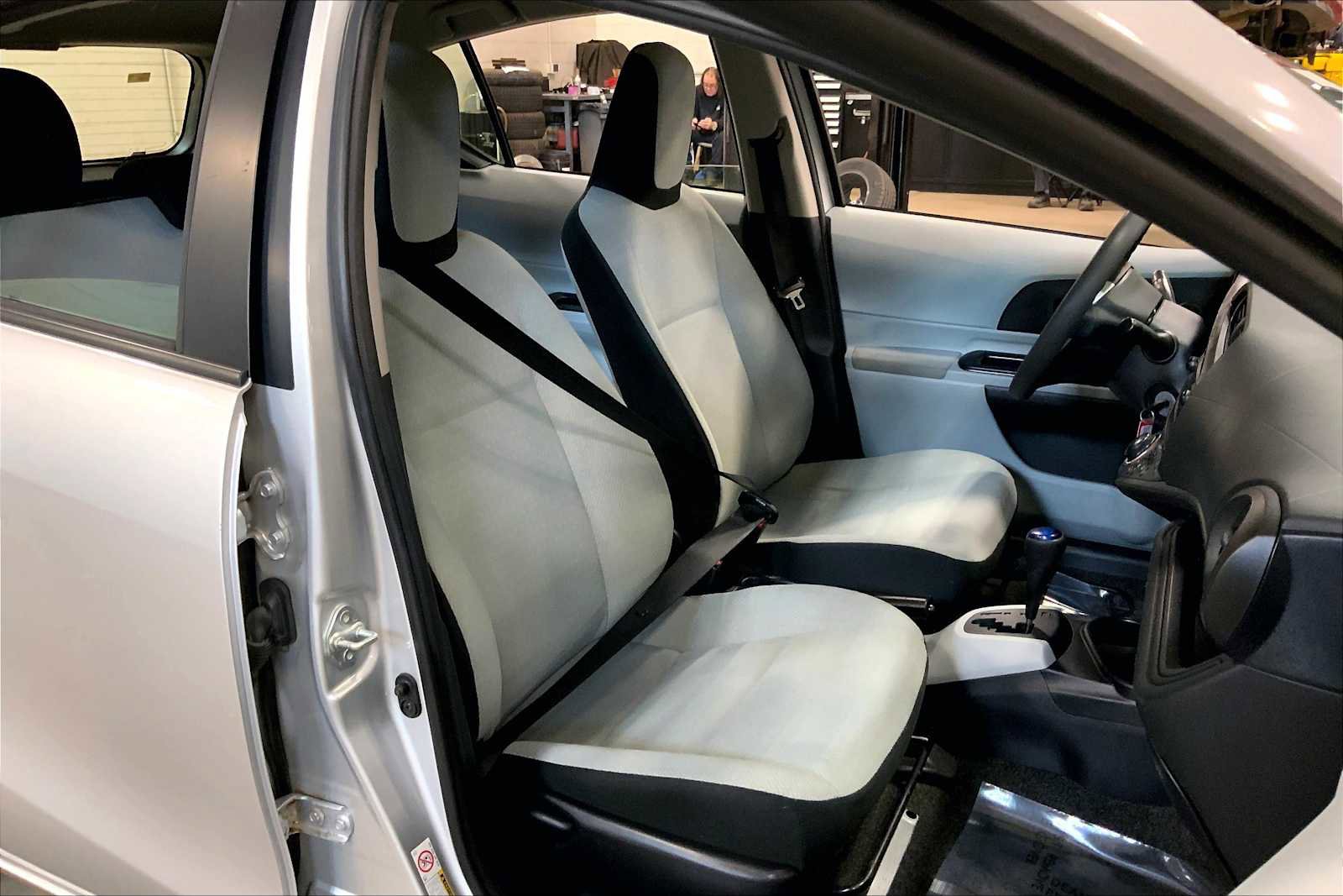 Used 2012 Toyota Prius C One image 7