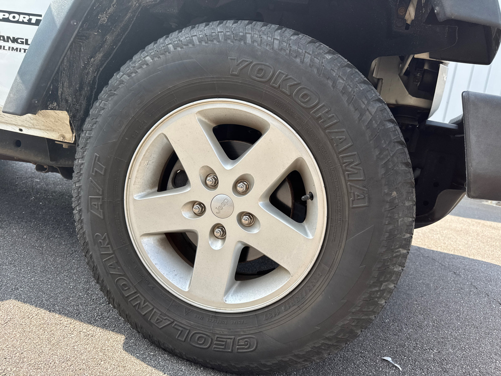 Used 2017 Jeep Wrangler Unlimited Sport w/ Quick Order Package 24S AWD/4WD image 11