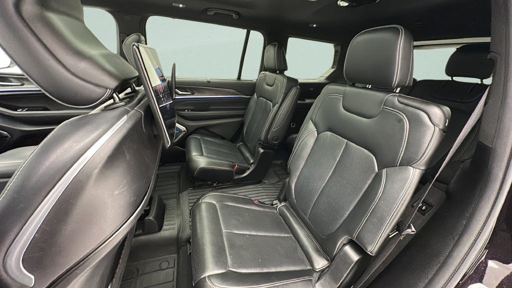 Used 2023 Jeep Grand Cherokee L Overland w/ Advanced Protech Group III AWD/4WD image 12