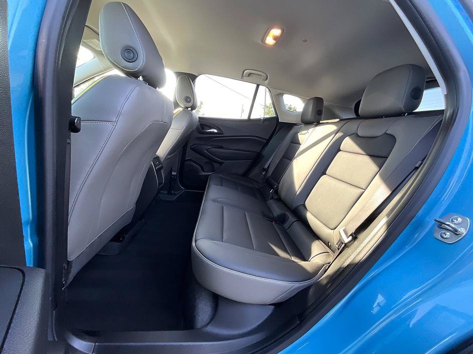 Used 2025 Chevrolet Trax ACTIV w/ Driver Confidence Package FWD image 29