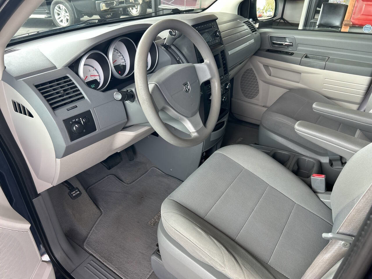 Used 2009 Dodge Grand Caravan SE FWD image 9