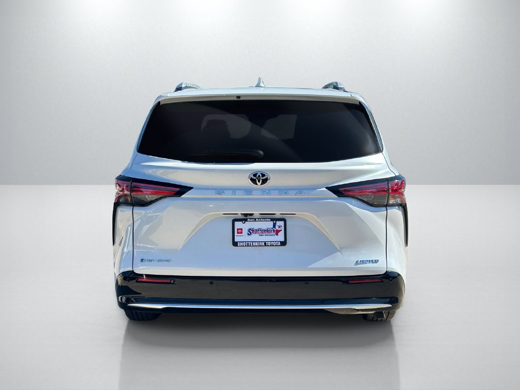 Used 2026 Toyota Sienna Limited AWD/4WD image 6