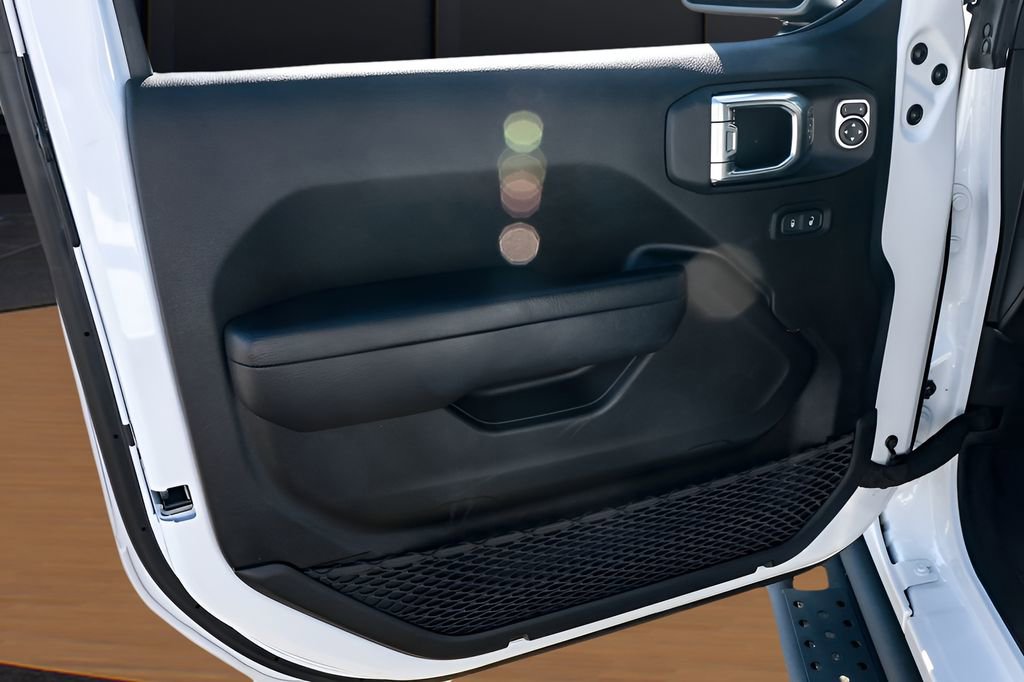 Used 2024 Jeep Wrangler Unlimited w/ Convenience Group image 32