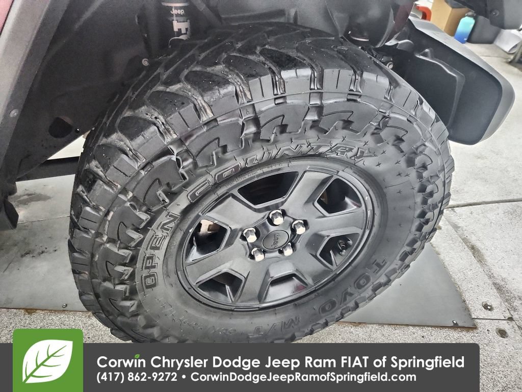 Used 2021 Jeep Gladiator Mojave AWD/4WD image 32