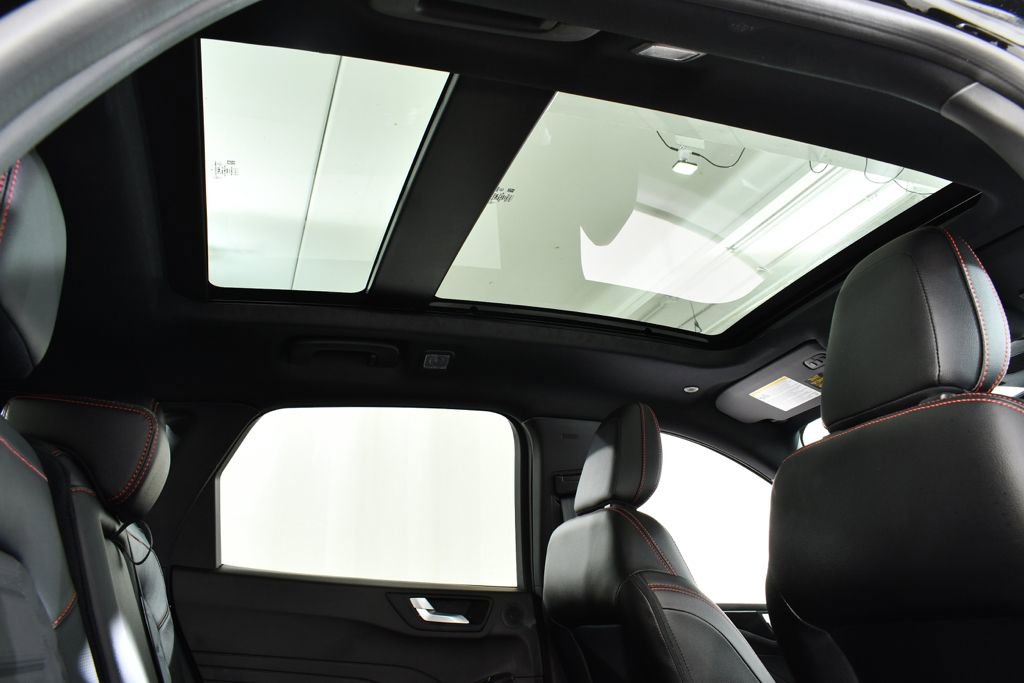 Used 2023 Ford Escape ST-Line Elite w/ Premium Technology Package image 18