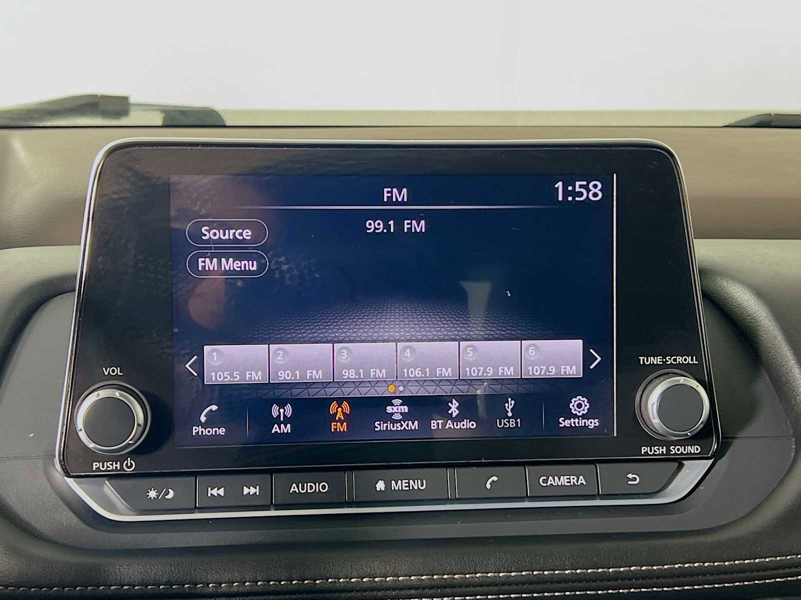 Used 2023 Nissan Rogue SV image 14