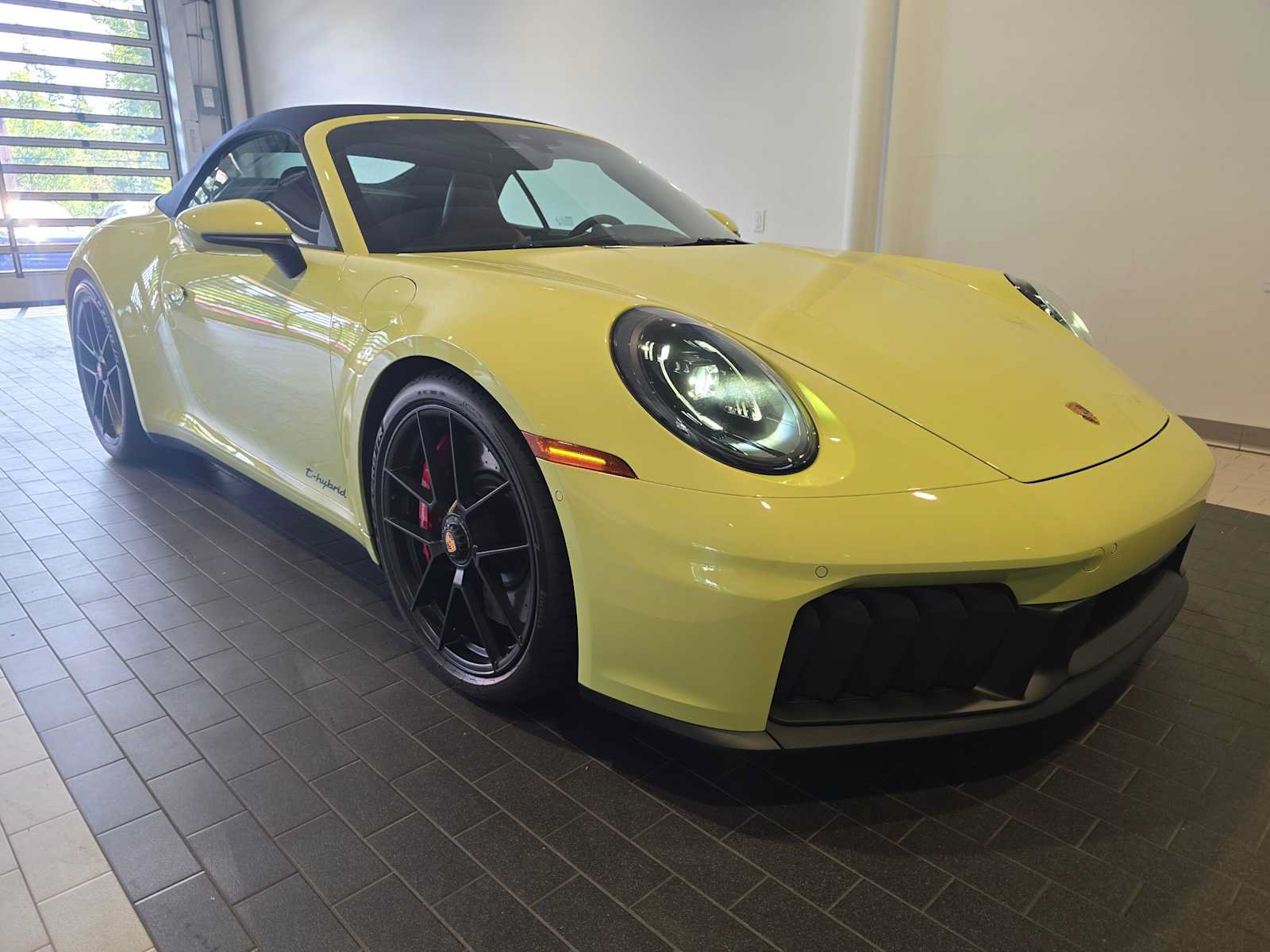 Used 2026 Porsche 911 Carrera 4 GTS AWD/4WD image 9