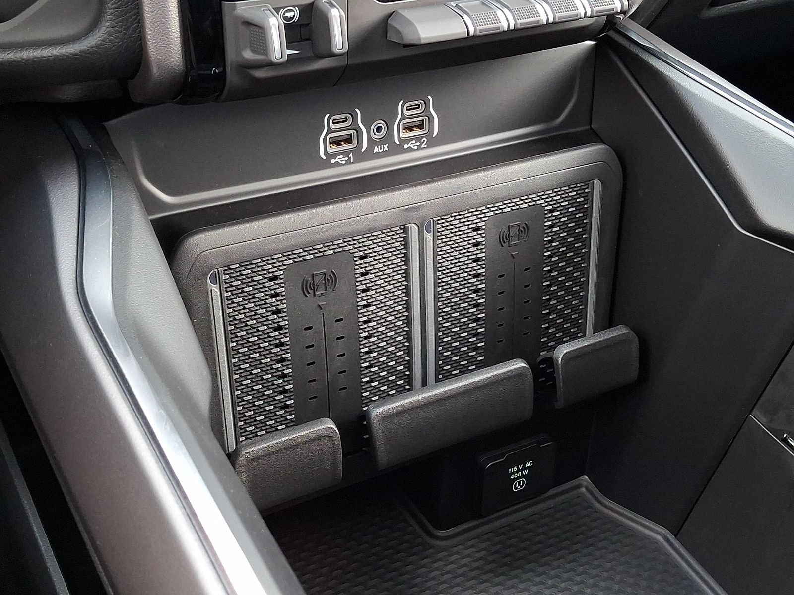 New 2026 RAM 2500 Laramie w/ Night Edition AWD/4WD image 12