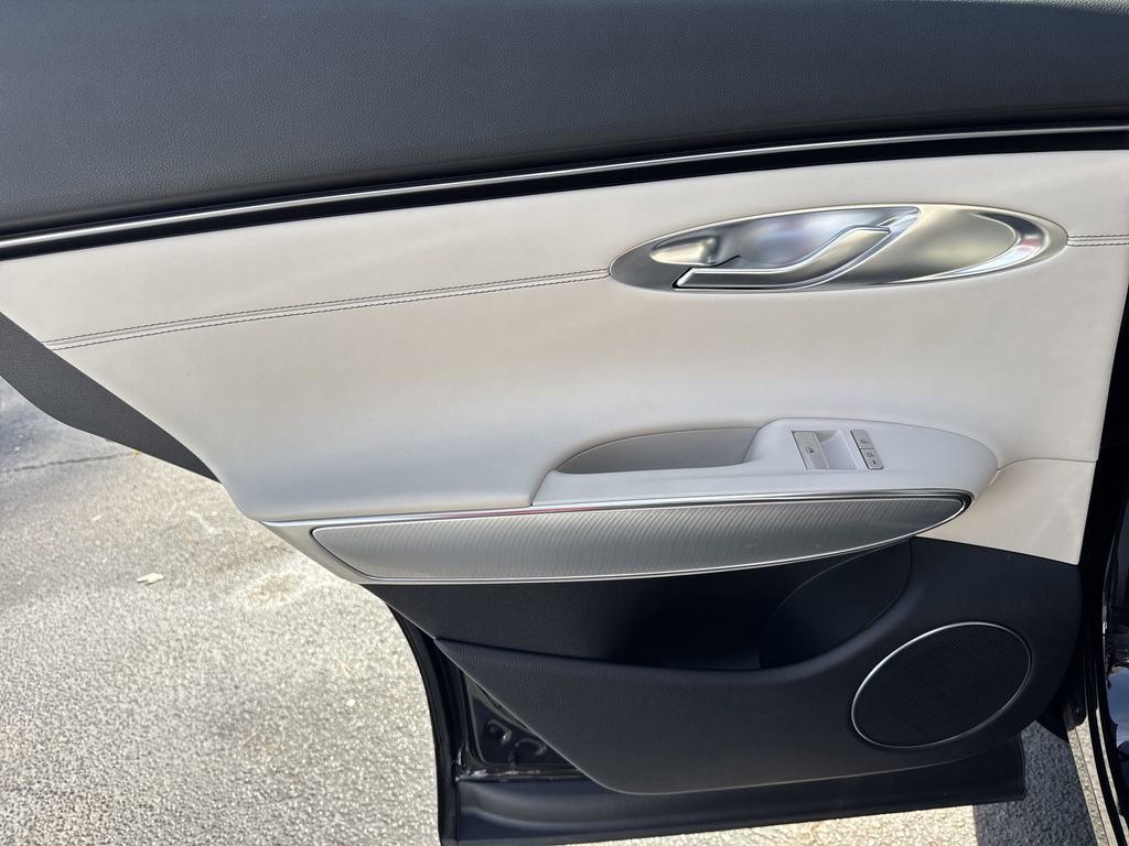 Used 2025 Genesis GV70 2.5T w/ Select Package image 21