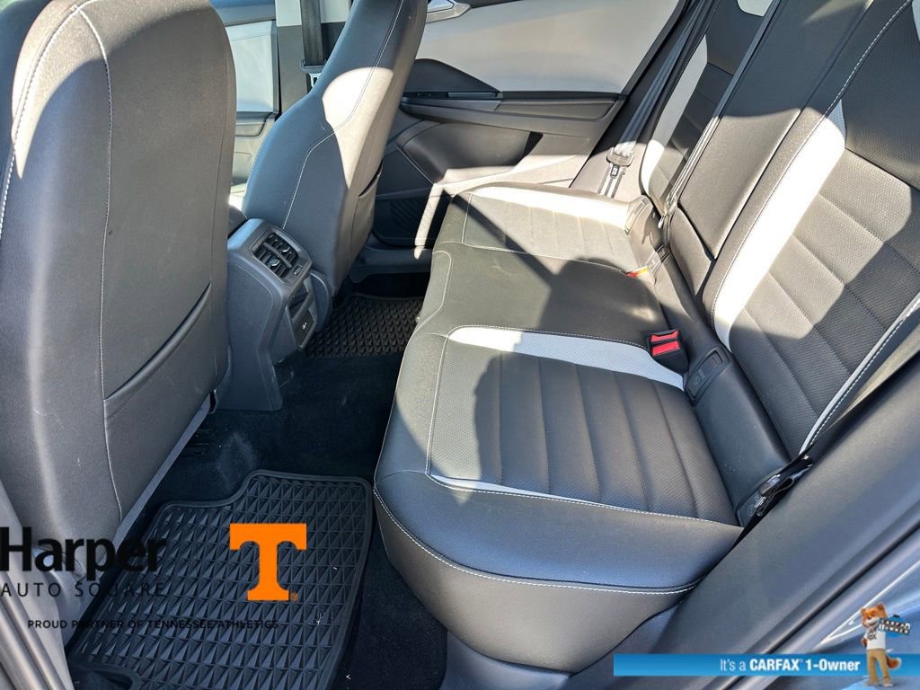 Used 2025 Volkswagen Taos SEL w/ Black Wheel Plus Package image 10