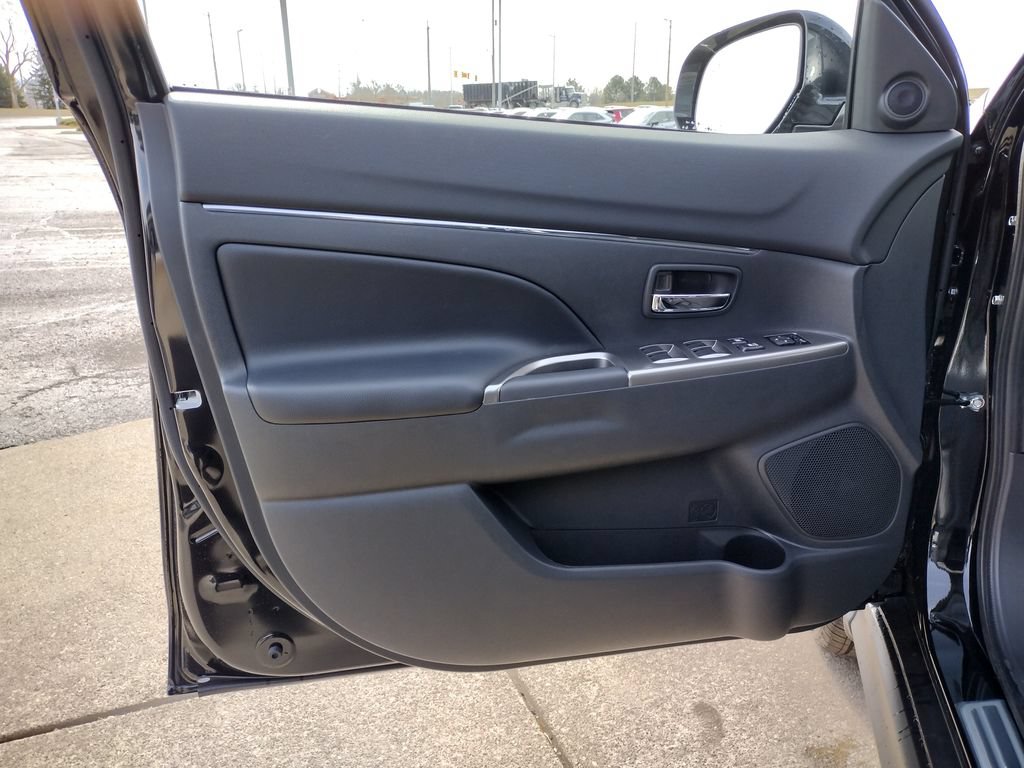 New 2026 Mitsubishi Outlander Sport SE AWD/4WD image 25