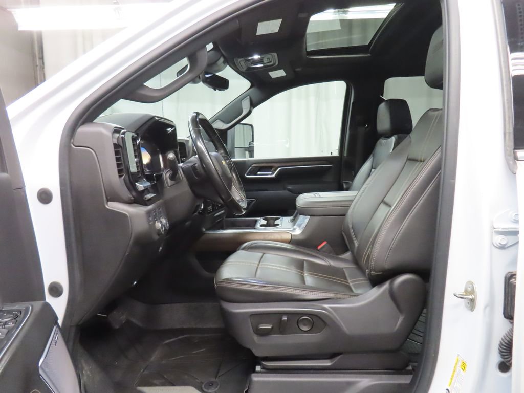 Used 2024 Chevrolet Silverado 2500 High Country w/ High Country Premium Package image 12