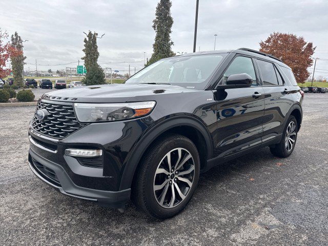 Used 2023 Ford Explorer ST-Line w/ Class IV Trailer Tow Package AWD/4WD image 17