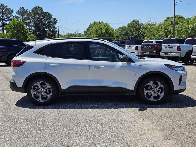 Used 2025 Ford Escape ST-Line FWD image 8