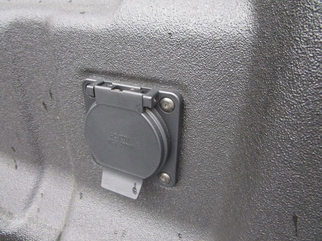 Used 2025 GMC Canyon AT4 w/ Technology Plus Package image 14