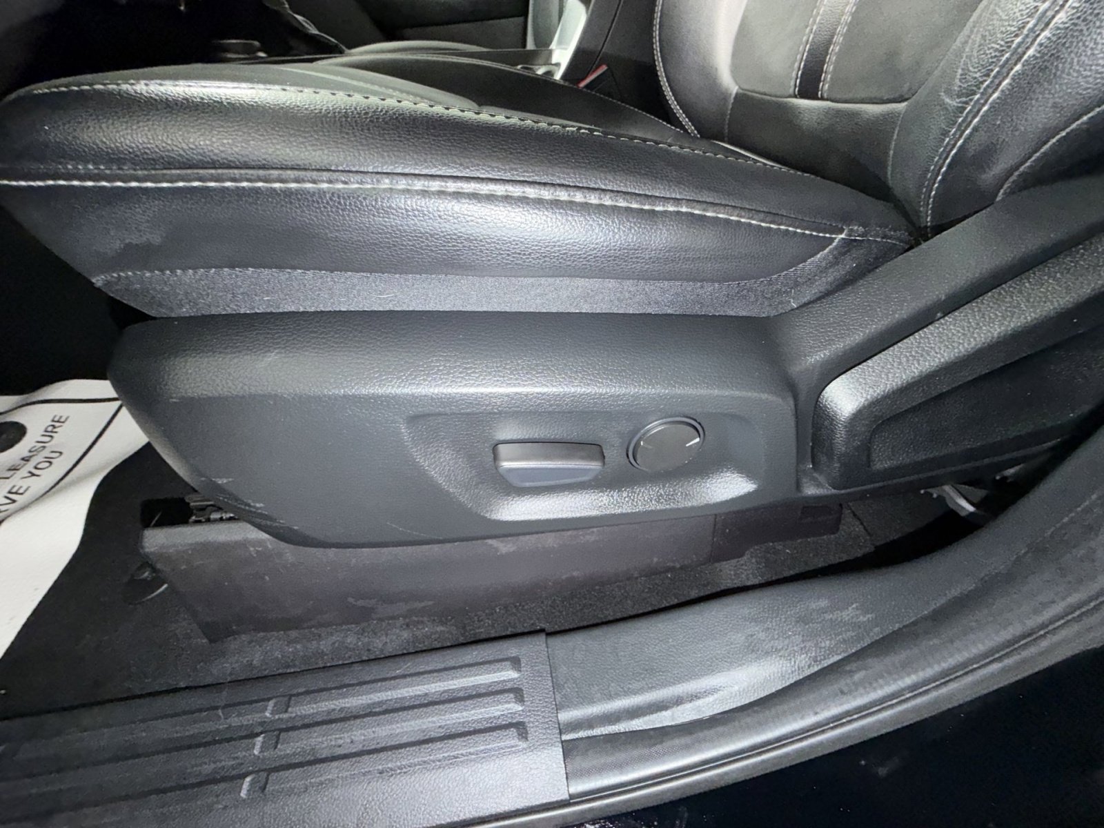 Used 2021 Ford Ranger Lariat w/ Tremor Off-Road Package image 14